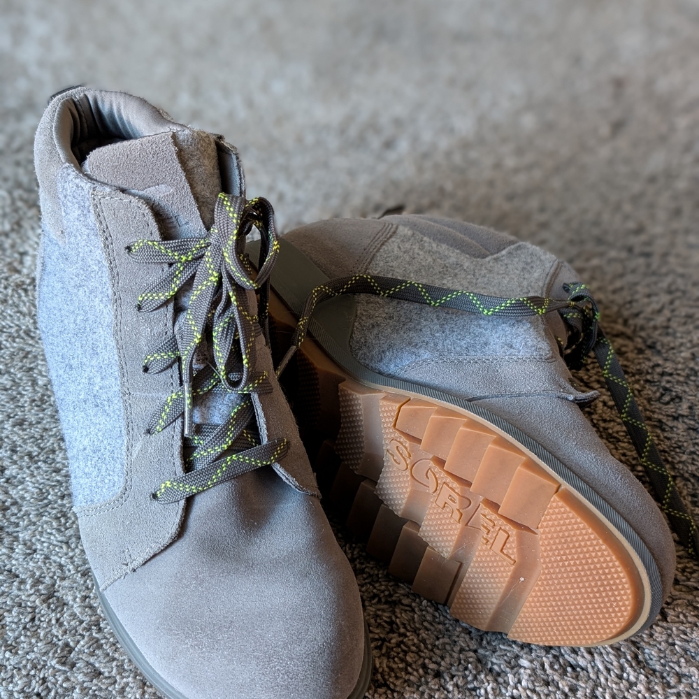 Sorel Gray Boots with Green Accents